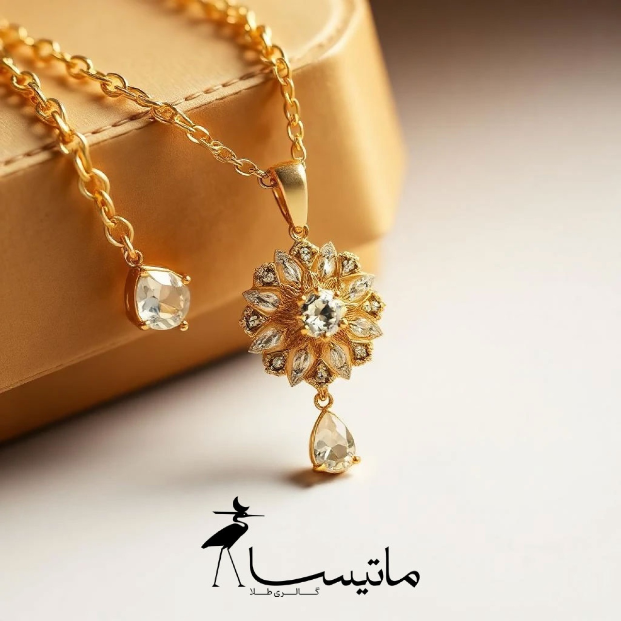 فرق طلا و جواهر چیه؟ چه طلاهایی جواهر محسوب می‌شن؟